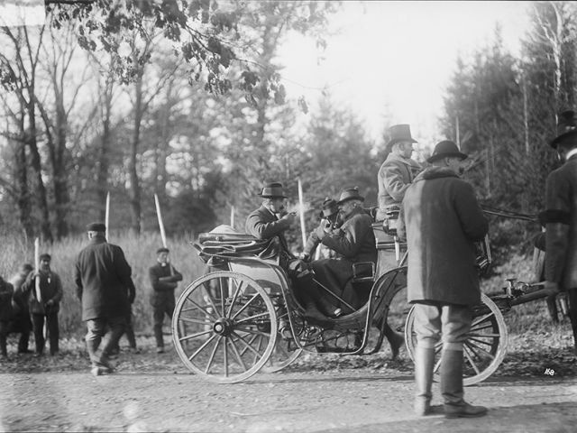 František Ferdinand d`Este v kočáru na honu, rok 1904 nebo 1905.