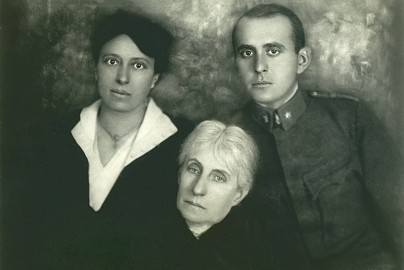 Charlotta Garrigue Masaryková a Alice a Jan Masarykovi, rok 1917.