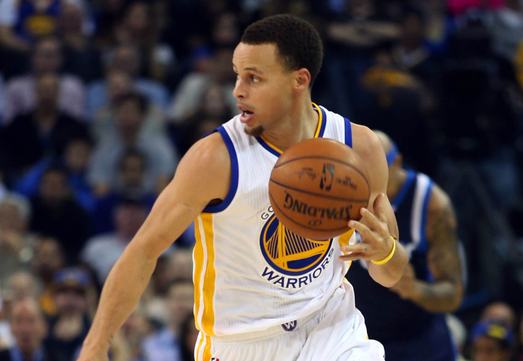 Basketbalista Stephen Curry v dresu Golden State Warriors.