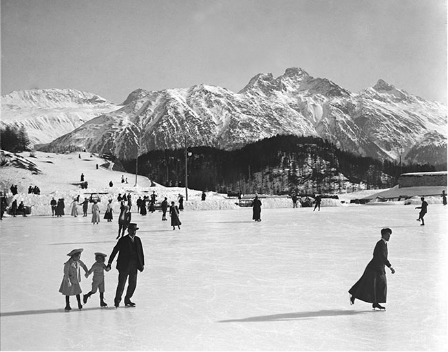 Princezna Žofie z Hohenbergu s bratrem na ledě v St. Moritz, rok 1908
