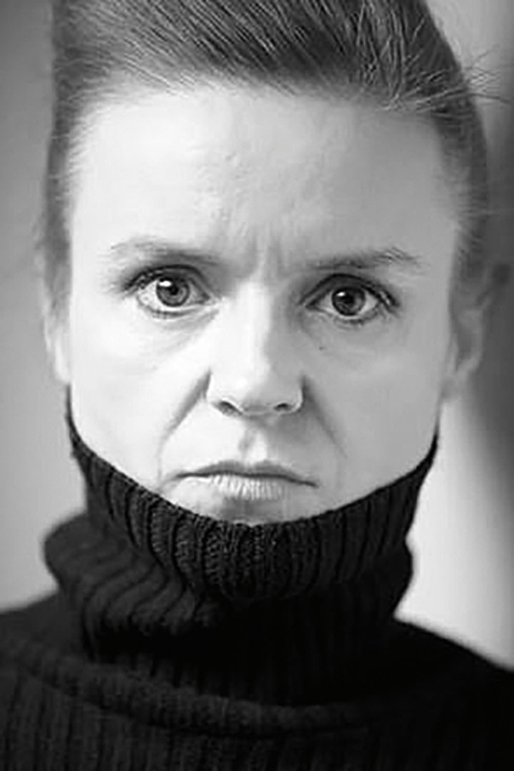 Halka Třešňáková
herečka
Dcera Vlasty Třešňáka a výtvarnice Marcely Třebické vyrostla mezi chartisty, v emigraci byla od jedenácti let.