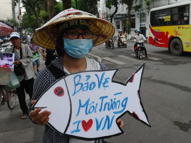 Pouliční protesty v Hanoji, květen 2016.
