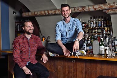 Bar Parlour: Pít skvělé šílenství