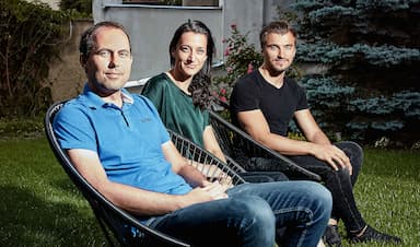 Život je hra. Přes mobil s kámošem
