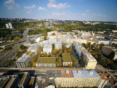 Ceny nemovitostí. Za stejnou cenu o pokoj méně