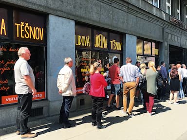 Kouzlo tácovek: Klasika, na kterou se stojí fronty