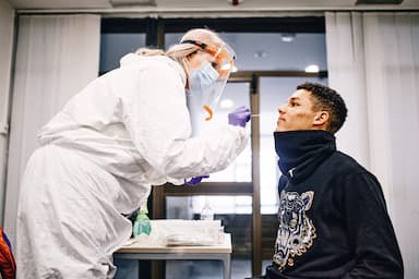 Pískej konec. Sport už rok čelí covidu-19