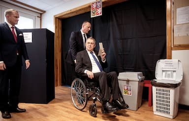Dekáda. Dostanu jako dárek k narozeninám Babiše?