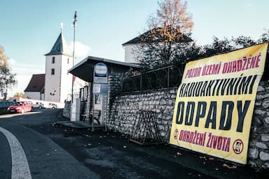 Zakopejte ten odpad navěky do země. Obce versus jaderné úložiště