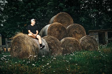 Tajnou cestou na Boží horu. Na pouti s oslavencem Jaromírem 99, který slaví 60