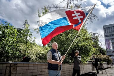 Slovensko po atentátu na Roberta Fica: Čeká ho skutečné smíření?