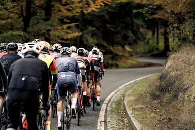 Ještě(d) žiju. Jak jsem nevyjel na vrchol a co jsem se dozvěděl o silniční cyklistice