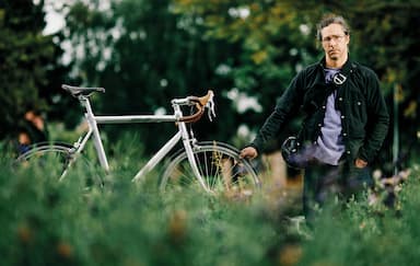 Imaginace cyklistiky. Jedno šlápnutí a vzlétáme