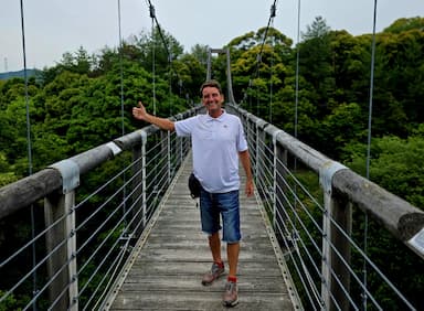 Půl dne před Ósakou. Cesta k cíli je lemována vyhřátými záchody