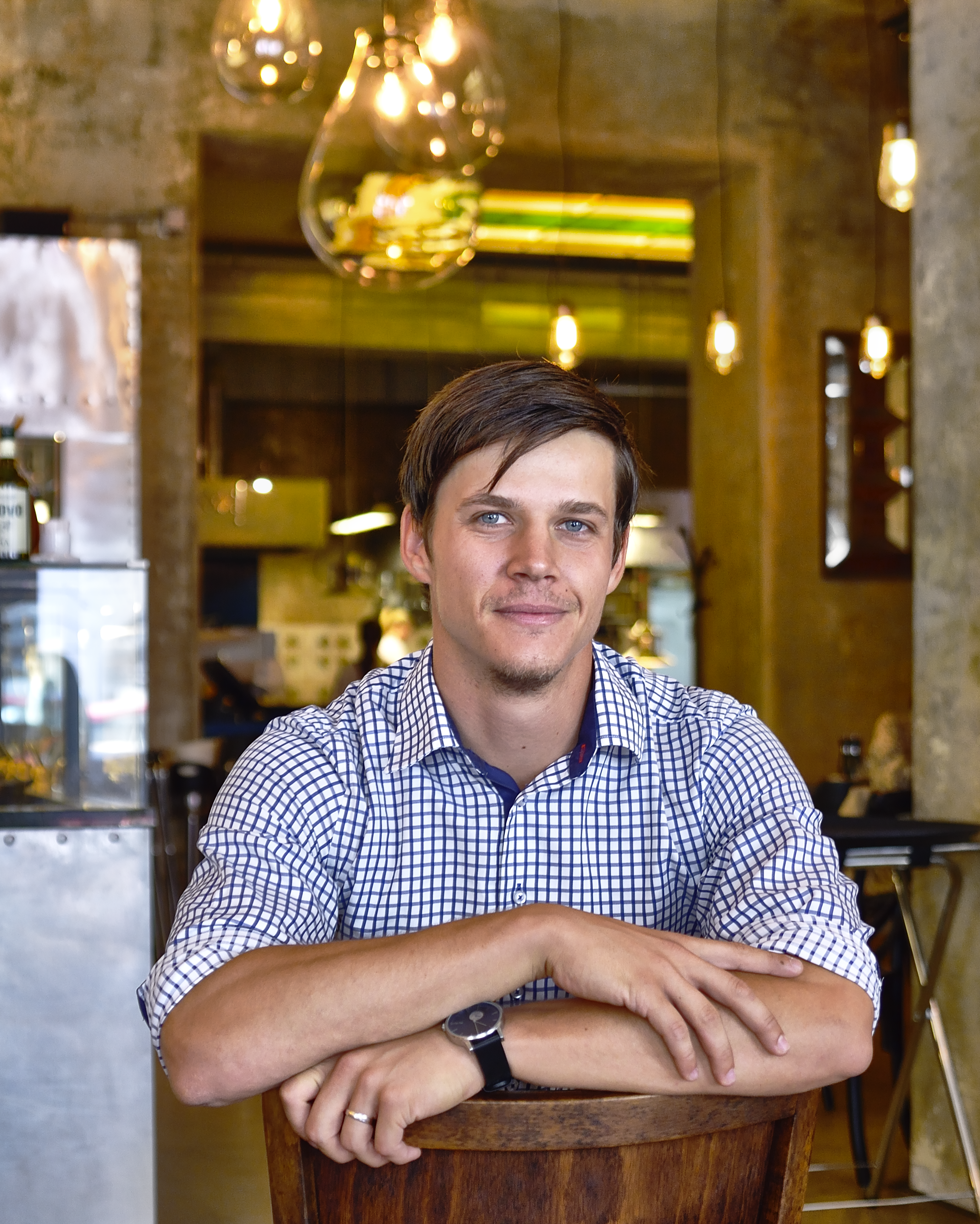 Lukáš Pospěch je generálním manažerem a minoritním podílníkem pražské restaurace Amano patřící do skupiny vyhlášených podniků italského šéfkuchaře Riccarda Lucqueho.