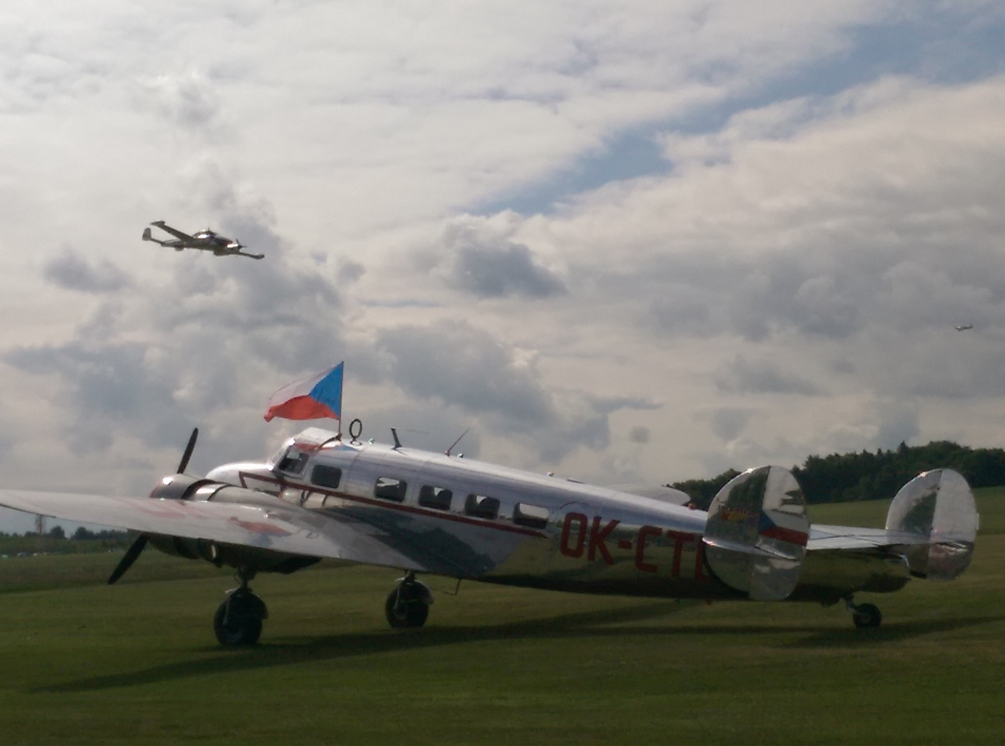 Unikátní Lockheed Electra 10A na letišti Točná.