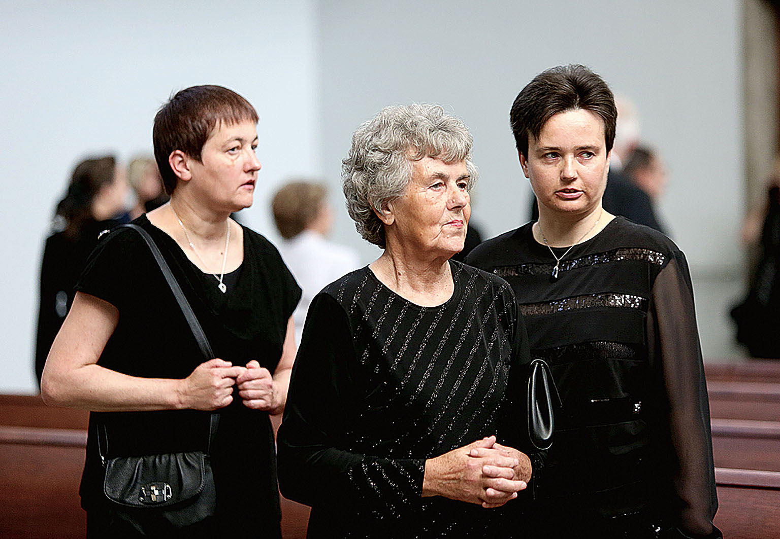Dědičky. Vdova po slavném vědci Ludmila Holá s dcerami Ivanou a Danou.