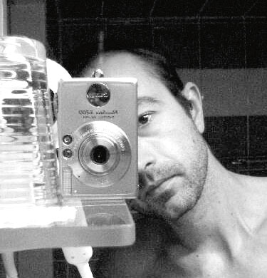 ​​​​​​​Petr Zelenka
Režisér
Pankáč mezi filmaři, autor mystifikačního dokumentu „Visací zámek 1982–2007“.