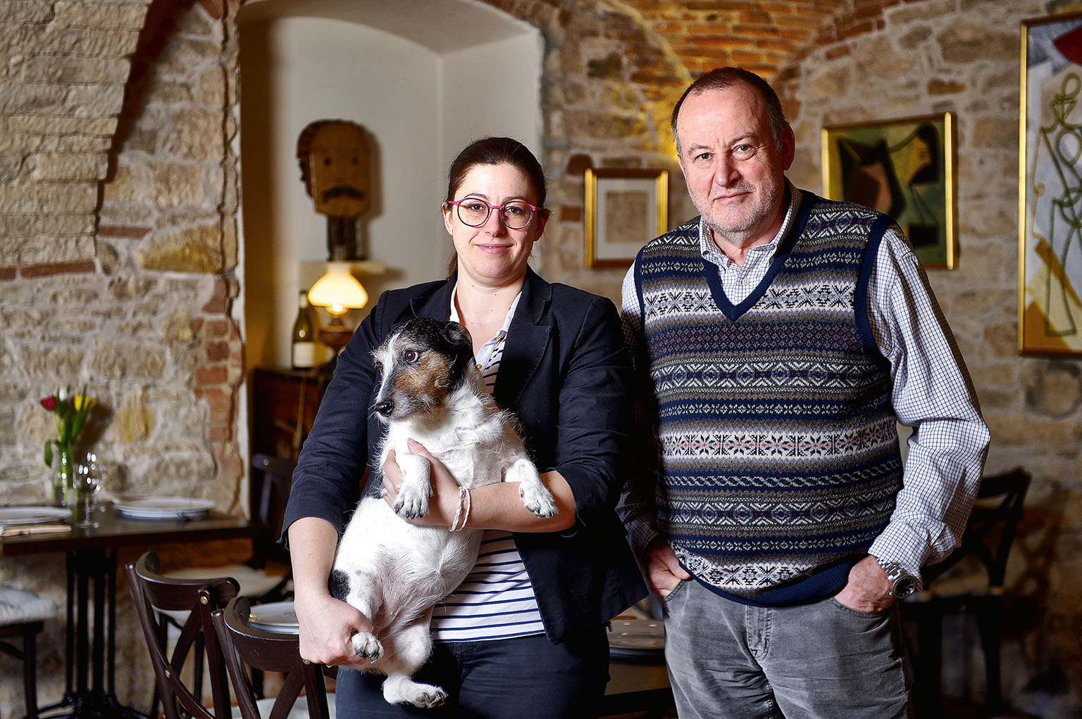 Ada a Martin Hoffmeisterovi s Jack Russell teriérem jménem Miminko. „Maminka se mě často ptala, kdy budu mít dítě, tak jsem to prozatím pořešila takhle,“ směje se Ada.