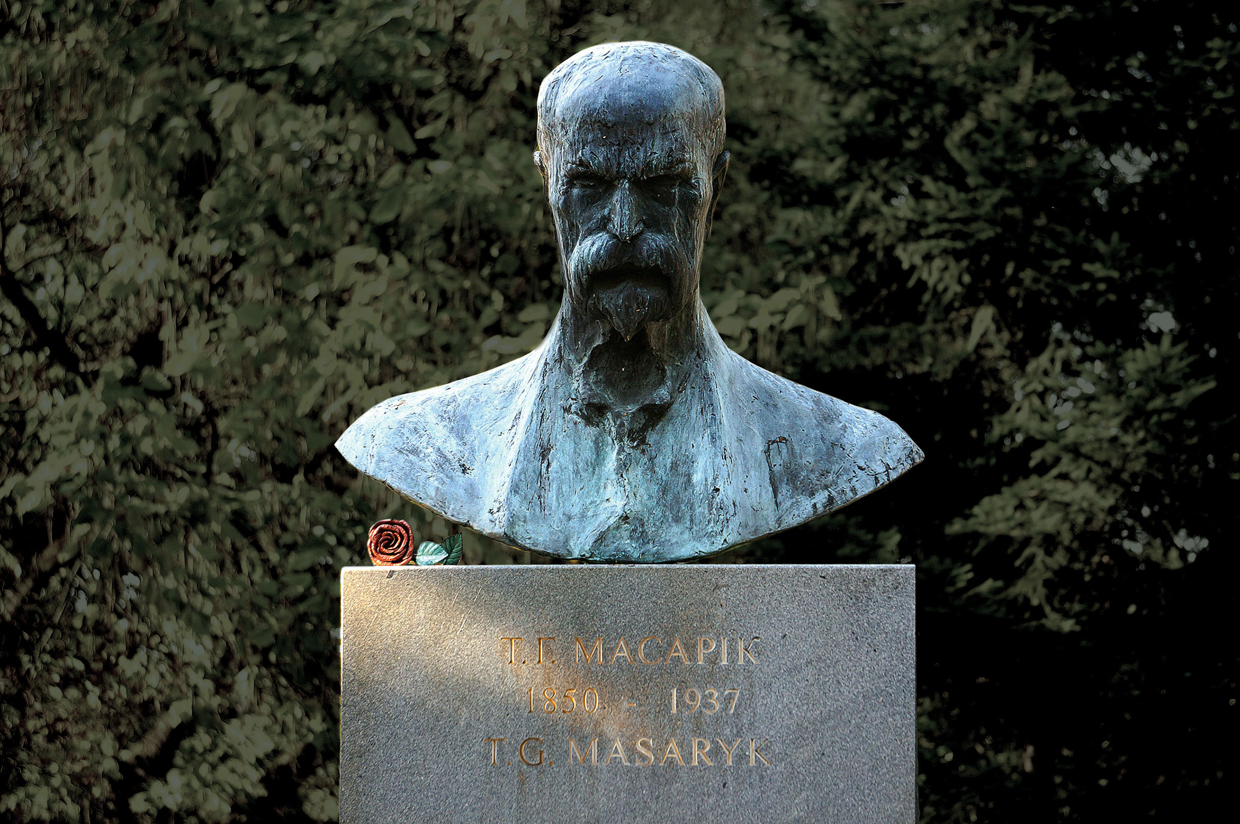 Vzpomínka na prvního československého prezidenta - v azbuce.
