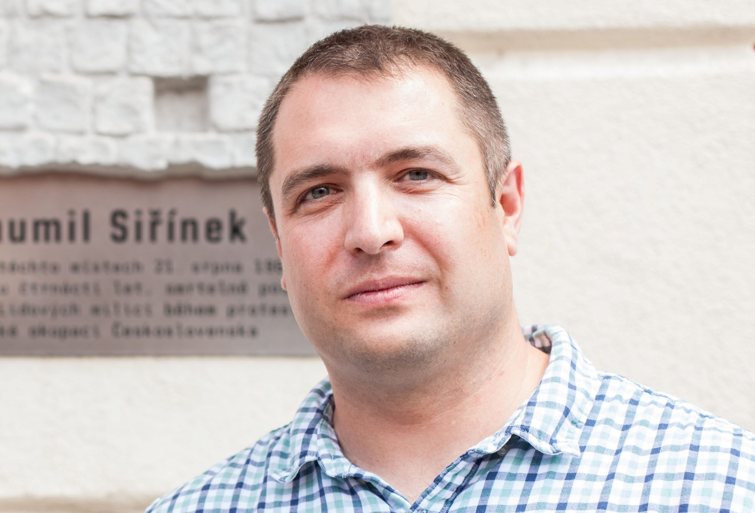Historik Lukáš Cvrček se dlouhodobě věnuje zkoumání osudů obětí srpnové invaze a následné více než dvacetileté okupace.
