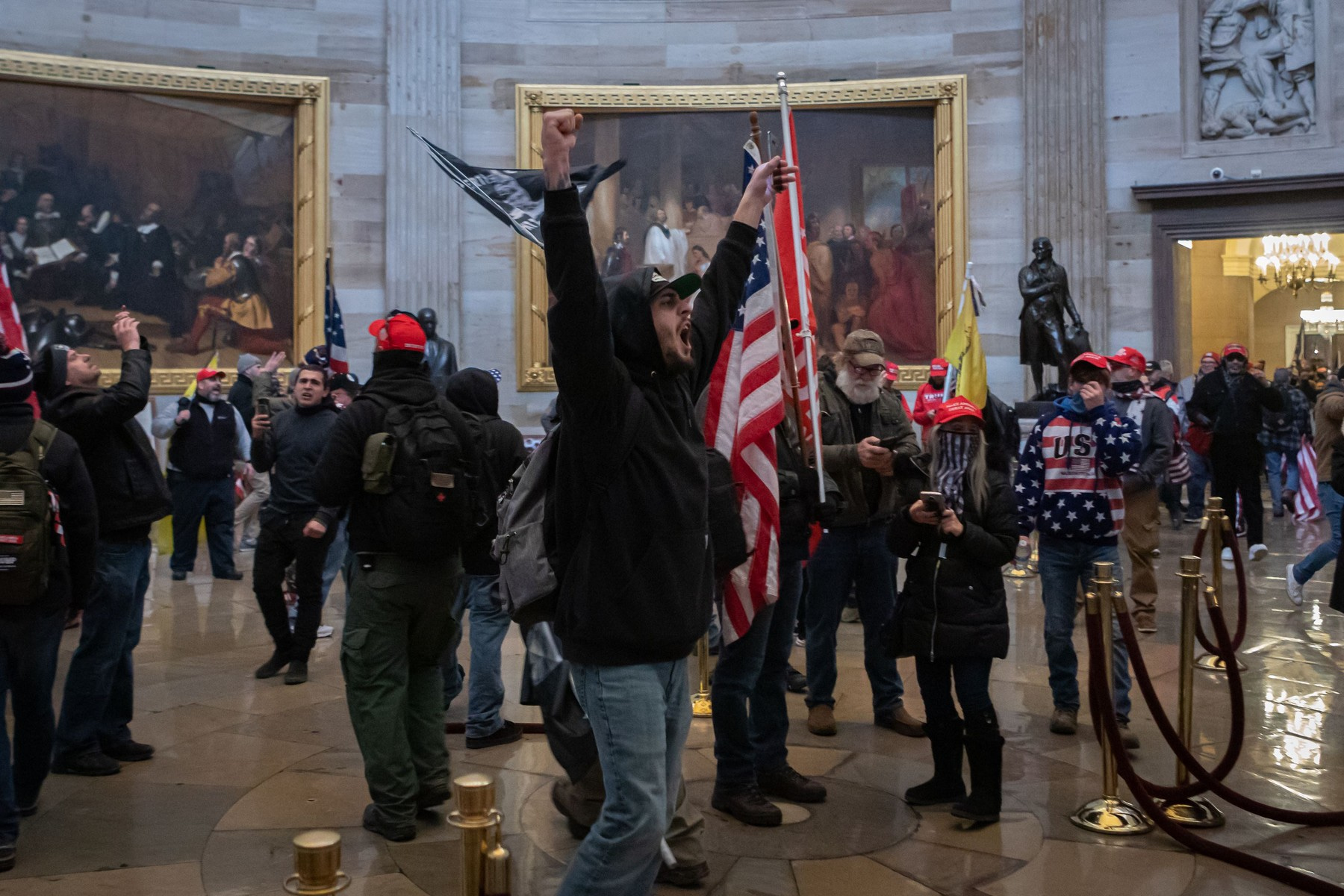 Trumpovi přívrženci, kteří vnikli do budovy amerického Kongresu. 6. ledna 2021