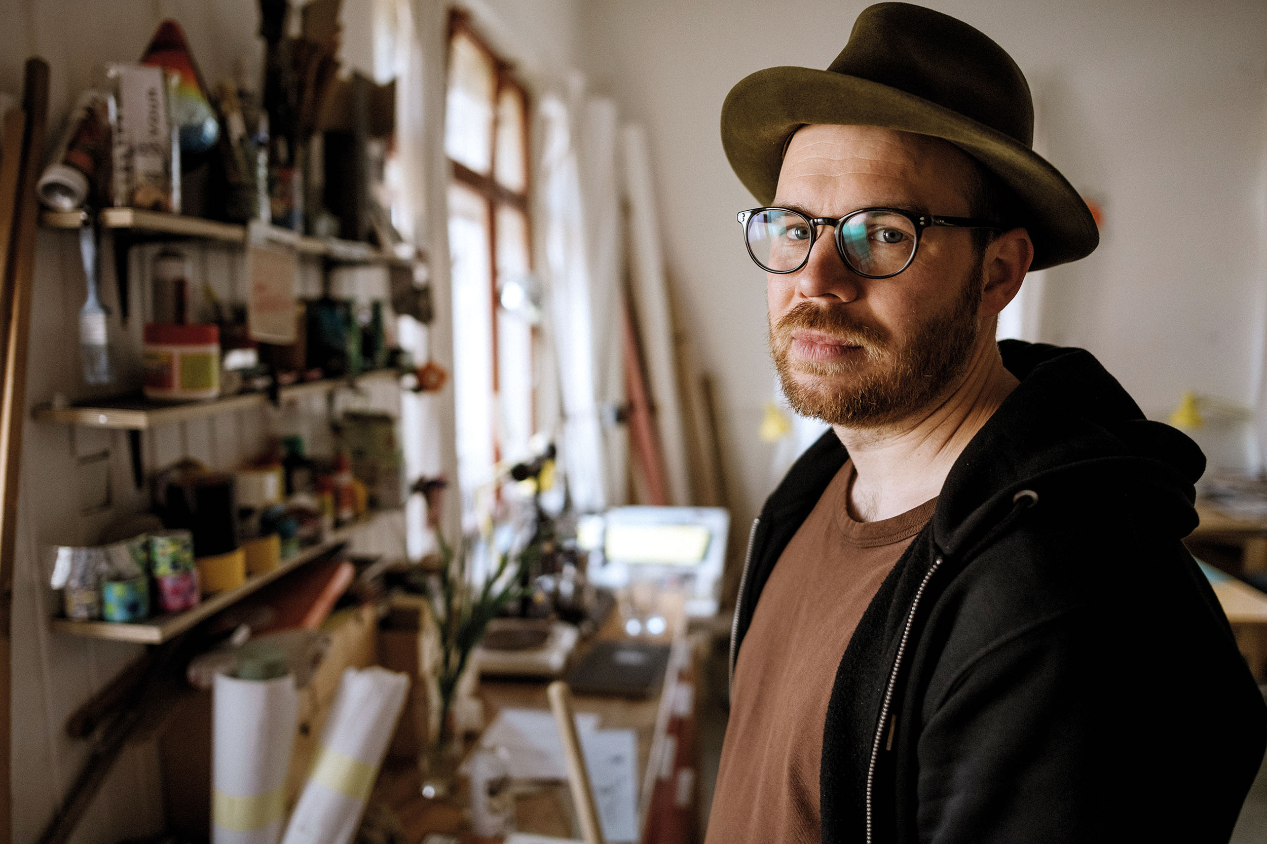 David Böhm sdílí společný tvůrčí prostor se svým kolegou a parťákem Jiřím Frantou. Loni tu společně vytvořili čtrnáct modelů města, které posloužily jako ilustrace pro knihu architekta Osamu Okamury Město pro každého.