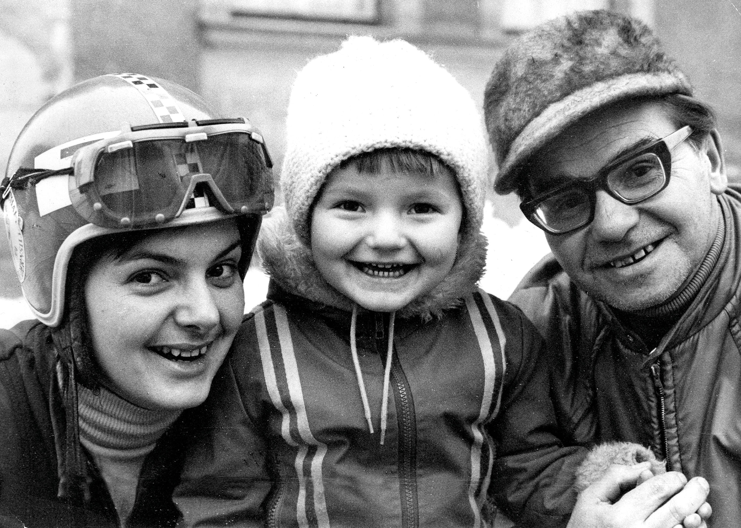 Dana Spálenská s dcerkou Luckou a tatínkem Miloslavem Beldou