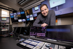 Hlášky si dopředu nechystám. Je to absolutní jiskra a dada, říká komentátor Robert Záruba