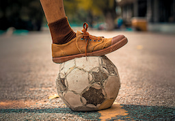 Venda Šebesta trefí šibenici jako Papin. Fotbal je jen jeden, na Camp Nou i na vsi pod topoly