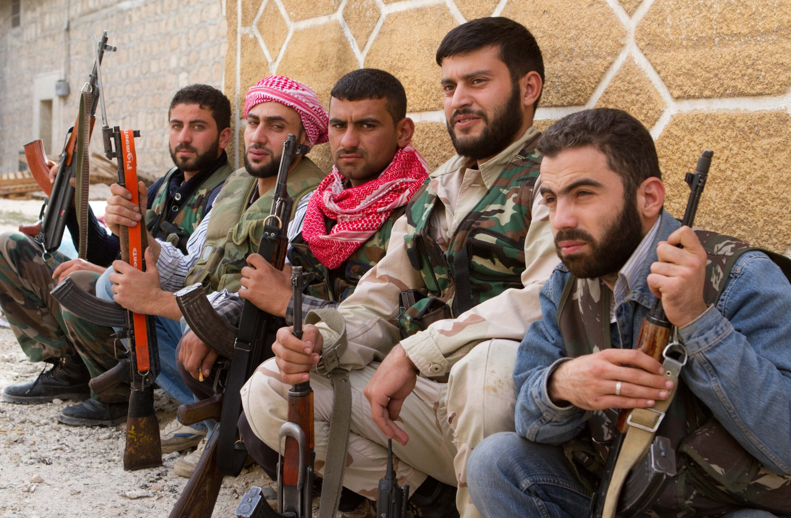 Aleppo, rebelové ze Svobodné syrské armády.