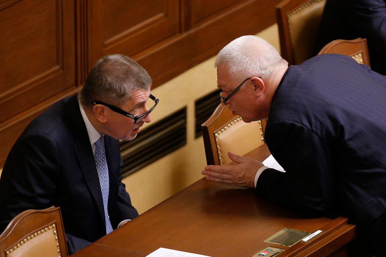 Andrej Babiš a Jaroslav Faltýnek ve sněmovně, 16. ledna 2018.