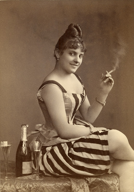 Kuřačka, kolem roku 1880, kabinetka