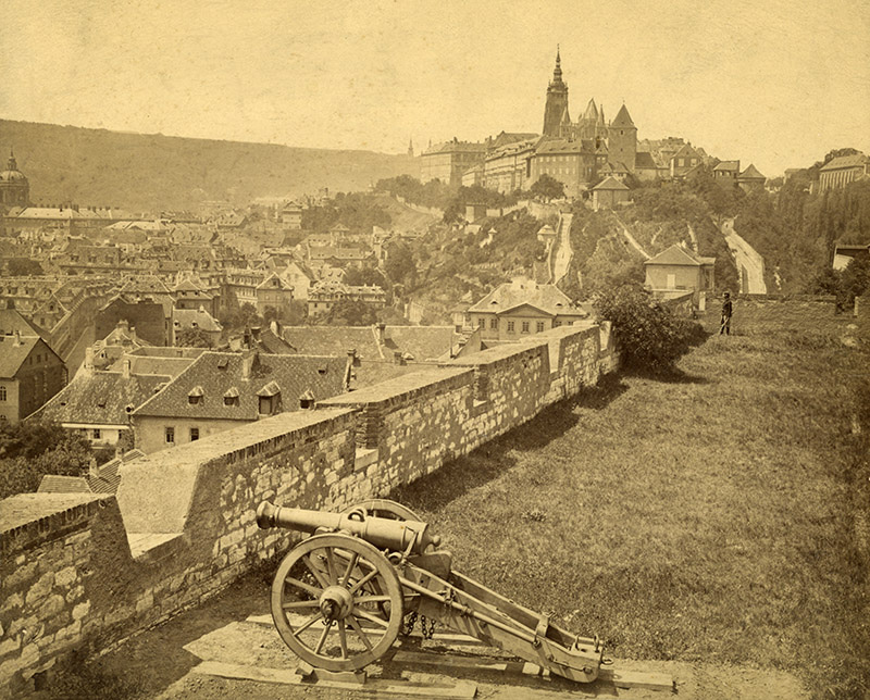 Dělo na baště sv. Maří Magdaleny v Praze, kolem roku 1878