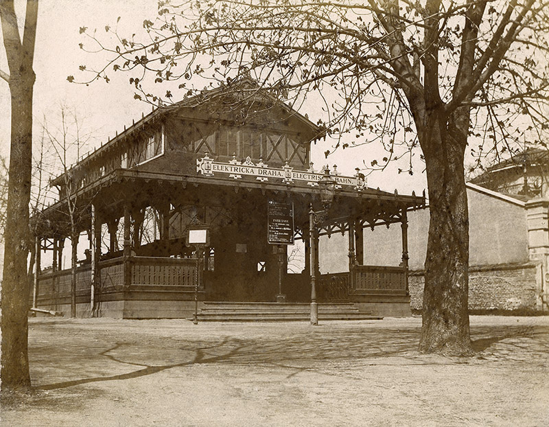 Tramvajová vozovna a čekárna na Letné, asi 1892